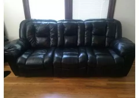 Black Leather Reclyning Couch and Chair